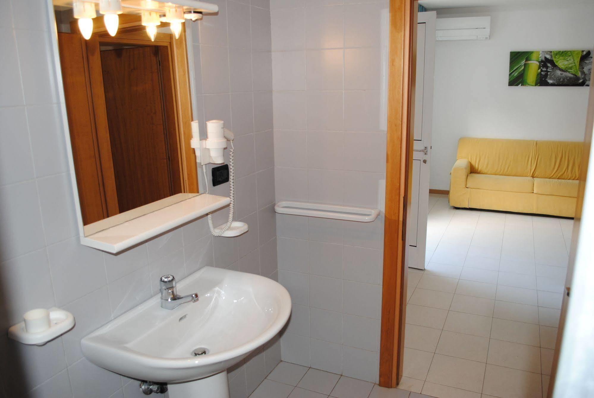 Residence Marina Riva del Garda Extérieur photo